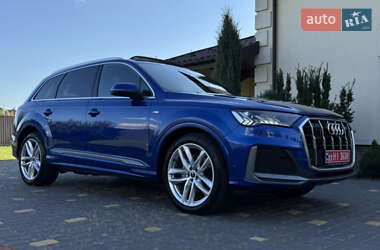 Внедорожник / Кроссовер Audi Q7 2021 в 