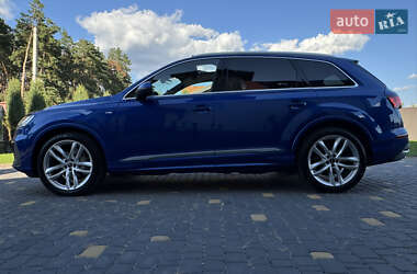 Внедорожник / Кроссовер Audi Q7 2021 в 