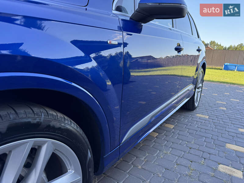 Внедорожник / Кроссовер Audi Q7 2021 в Киеве