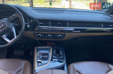 Позашляховик / Кросовер Audi Q7 2016 в 