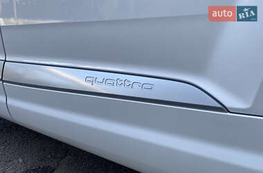 Позашляховик / Кросовер Audi Q7 2016 в 