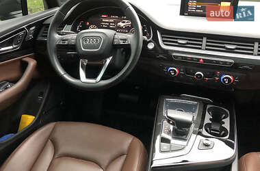Внедорожник / Кроссовер Audi Q7 2018 в 