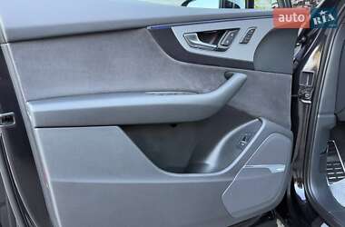 Внедорожник / Кроссовер Audi Q7 2019 в 