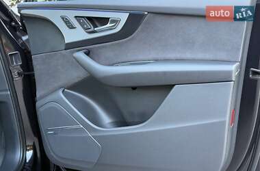 Внедорожник / Кроссовер Audi Q7 2019 в 