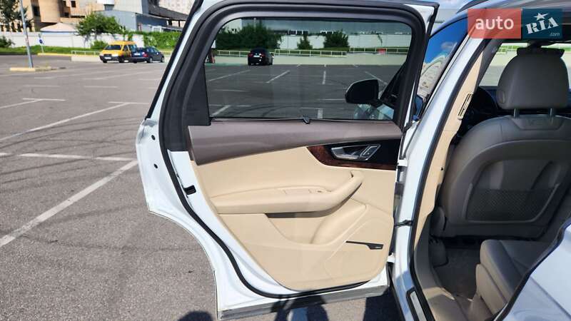 Внедорожник / Кроссовер Audi Q7 2019 в Киеве
