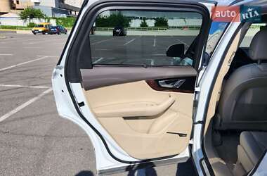 Внедорожник / Кроссовер Audi Q7 2019 в 