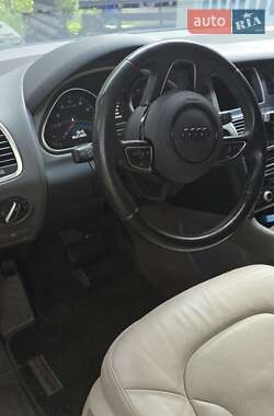 Внедорожник / Кроссовер Audi Q7 2013 в 