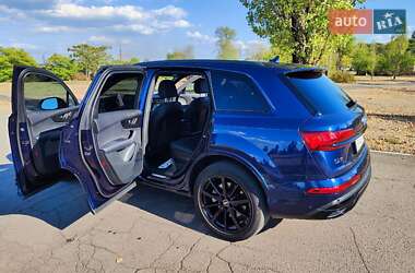 Внедорожник / Кроссовер Audi Q7 2023 в 