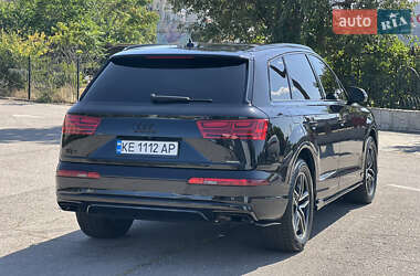 Внедорожник / Кроссовер Audi Q7 2016 в 