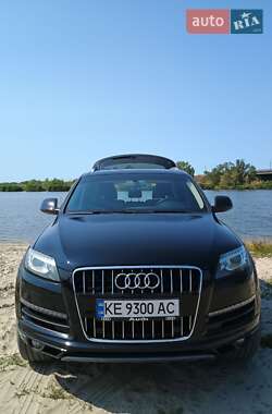 Внедорожник / Кроссовер Audi Q7 2015 в 