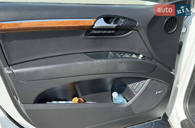 Внедорожник / Кроссовер Audi Q7 2014 в 