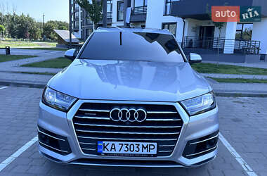Внедорожник / Кроссовер Audi Q7 2017 в 