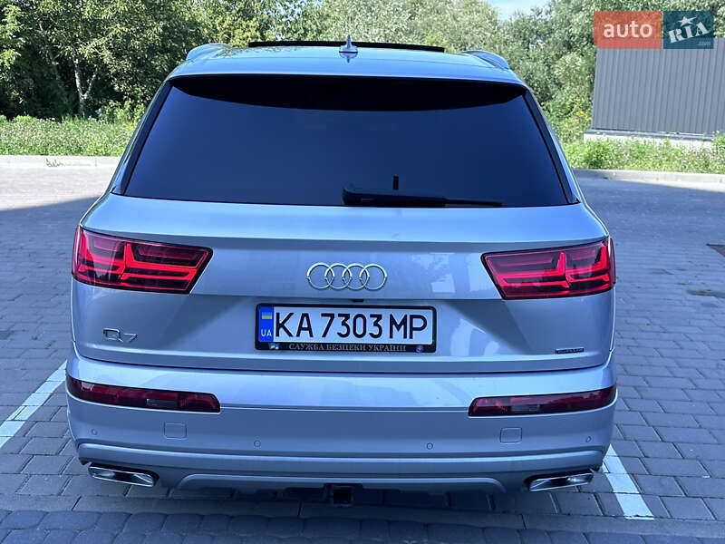 Внедорожник / Кроссовер Audi Q7 2017 в Луцке