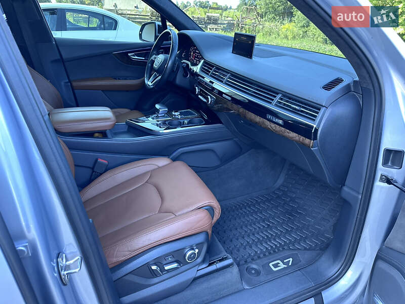 Внедорожник / Кроссовер Audi Q7 2017 в Луцке