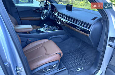 Внедорожник / Кроссовер Audi Q7 2017 в 
