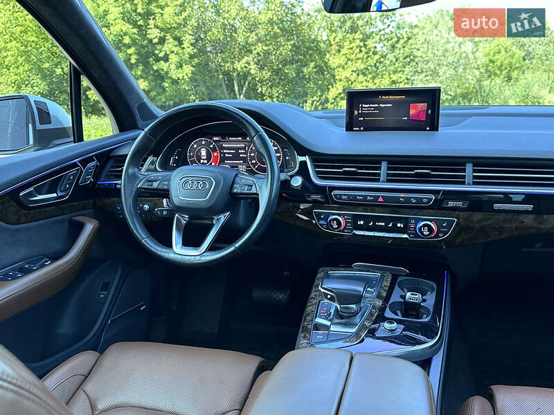 Внедорожник / Кроссовер Audi Q7 2017 в Луцке
