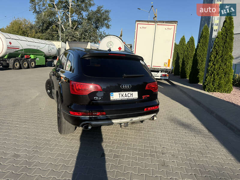 Внедорожник / Кроссовер Audi Q7 2012 в 