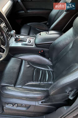 Внедорожник / Кроссовер Audi Q7 2012 в 