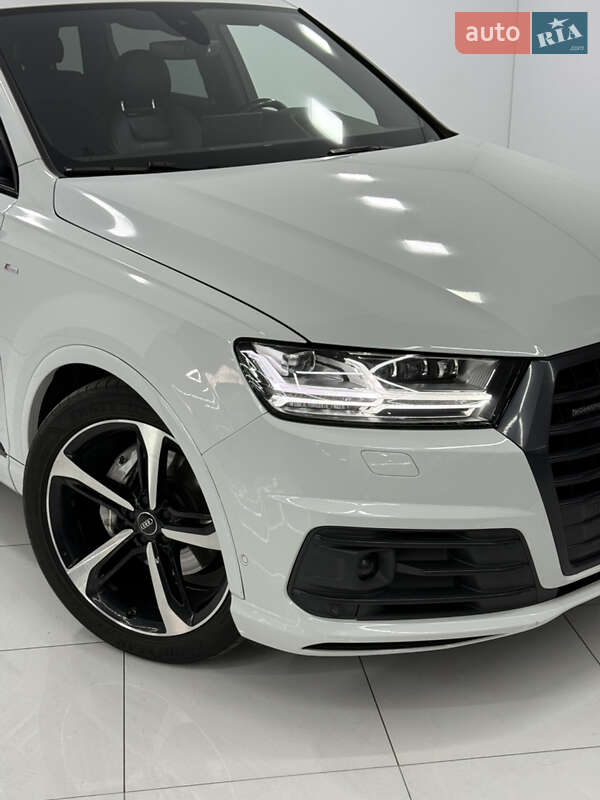 Позашляховик / Кросовер Audi Q7 2016 в Одесі