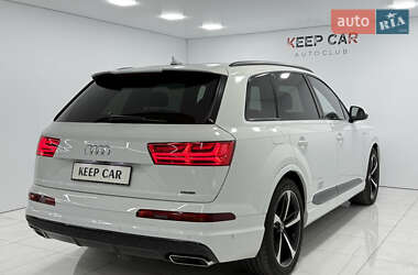 Внедорожник / Кроссовер Audi Q7 2016 в 