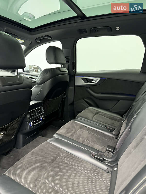 Позашляховик / Кросовер Audi Q7 2016 в Одесі