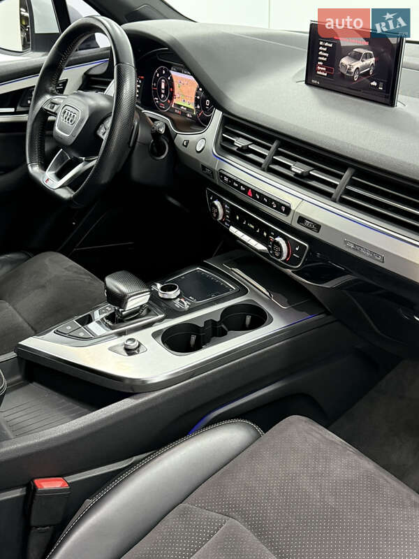 Позашляховик / Кросовер Audi Q7 2016 в Одесі