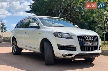 Внедорожник / Кроссовер Audi Q7 2015 в 