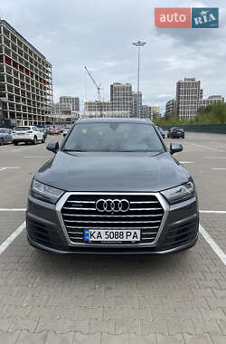 Внедорожник / Кроссовер Audi Q7 2015 в 