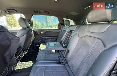 Внедорожник / Кроссовер Audi Q7 2021 в 