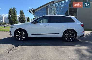 Внедорожник / Кроссовер Audi Q7 2021 в 