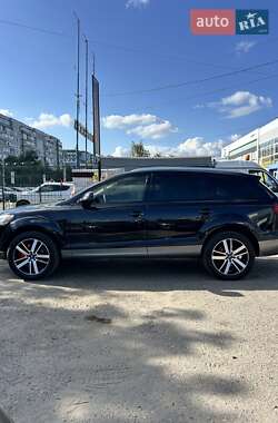 Позашляховик / Кросовер Audi Q7 2012 в 