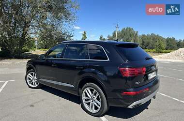 Внедорожник / Кроссовер Audi Q7 2017 в 