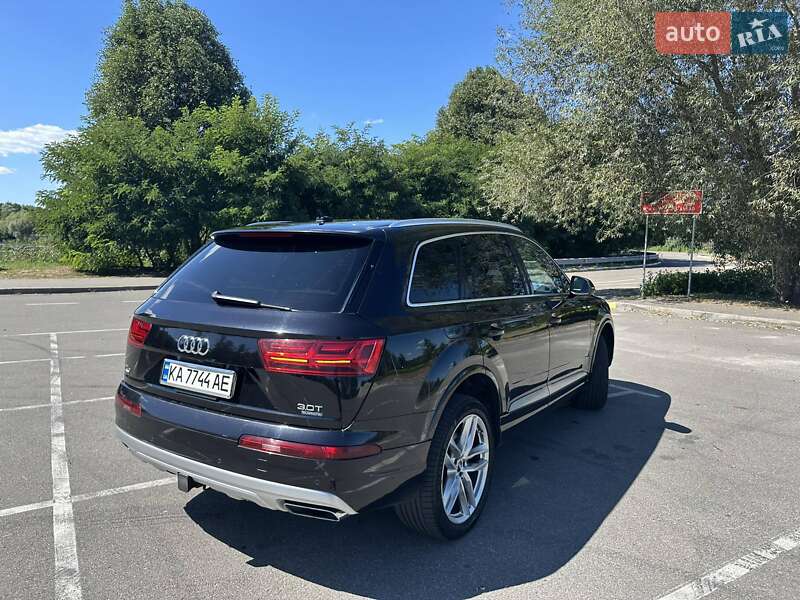 Внедорожник / Кроссовер Audi Q7 2017 в Киеве