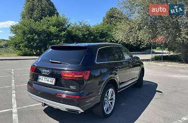 Внедорожник / Кроссовер Audi Q7 2017 в 