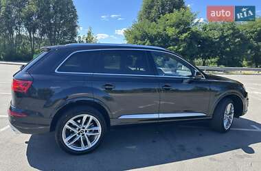 Внедорожник / Кроссовер Audi Q7 2017 в 