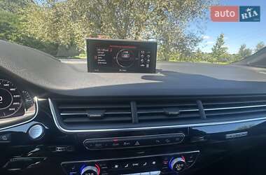 Внедорожник / Кроссовер Audi Q7 2017 в 