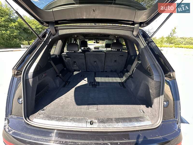 Внедорожник / Кроссовер Audi Q7 2017 в Киеве