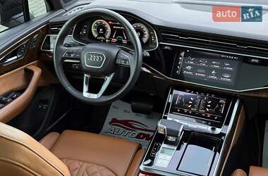 Внедорожник / Кроссовер Audi Q7 2021 в 