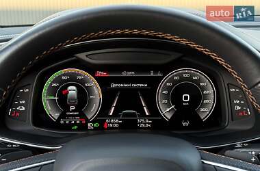 Внедорожник / Кроссовер Audi Q7 2021 в 