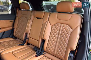Внедорожник / Кроссовер Audi Q7 2021 в 