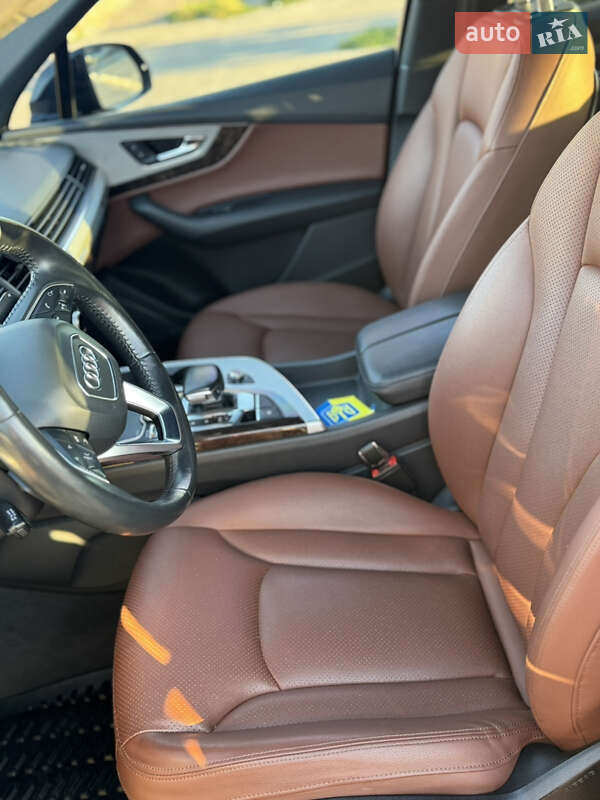 Внедорожник / Кроссовер Audi Q7 2019 в Новомосковске
