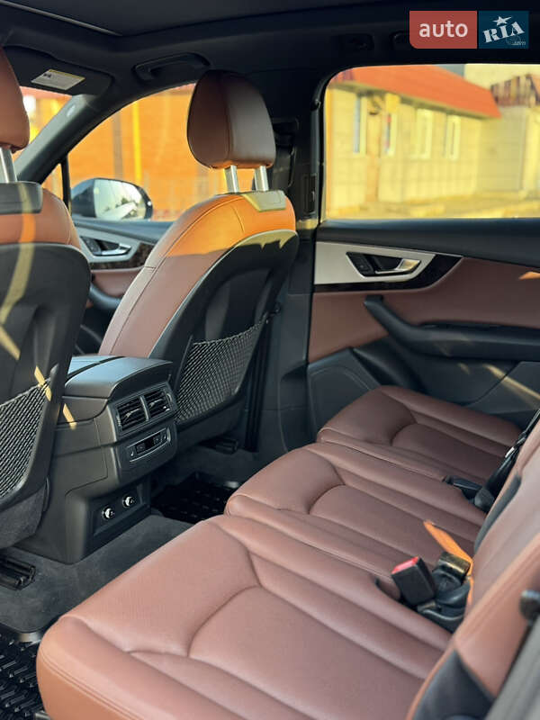 Внедорожник / Кроссовер Audi Q7 2019 в Новомосковске