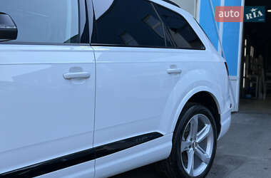 Внедорожник / Кроссовер Audi Q7 2018 в 