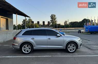Внедорожник / Кроссовер Audi Q7 2017 в 