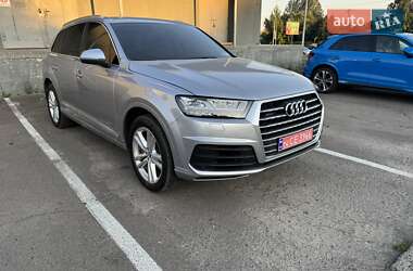 Внедорожник / Кроссовер Audi Q7 2017 в 