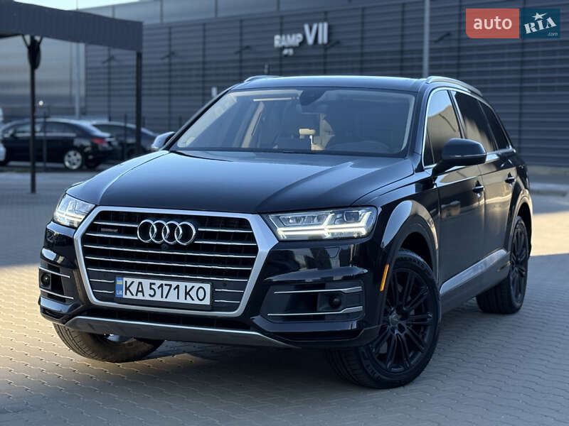 Внедорожник / Кроссовер Audi Q7 2017 в 