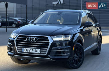 Внедорожник / Кроссовер Audi Q7 2017 в 