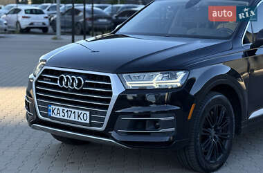 Внедорожник / Кроссовер Audi Q7 2017 в 