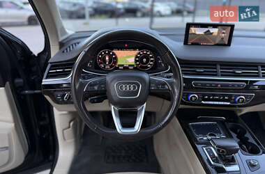 Внедорожник / Кроссовер Audi Q7 2017 в 