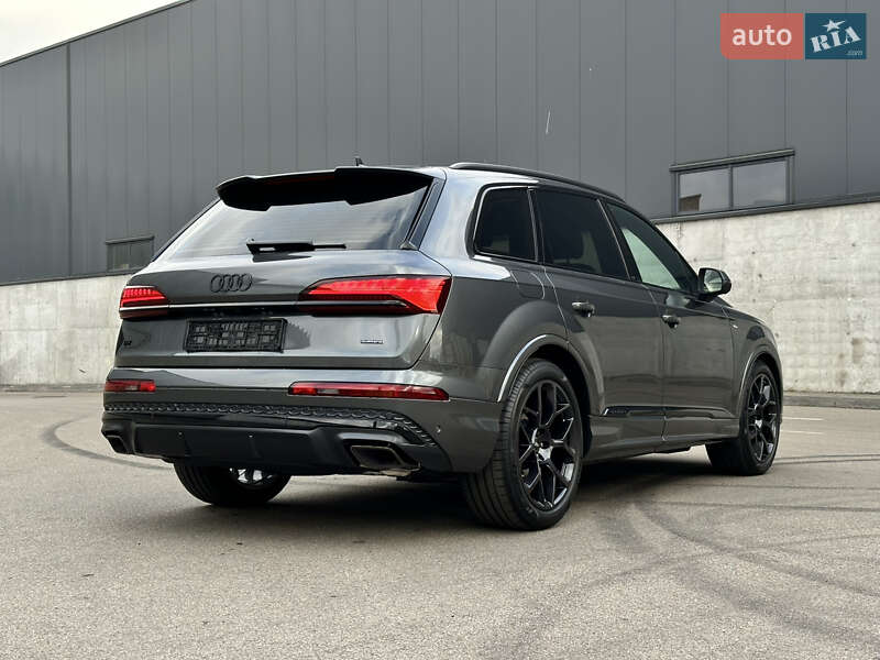Внедорожник / Кроссовер Audi Q7 2025 в Киеве